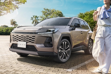 【モデル入り素材】Z（ハイブリッド）