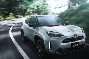 【モデル入り素材】GR SPORT（ハイブリッド・2WD）